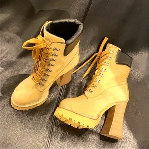 COPY - Moschino runway boots “timberland look”
